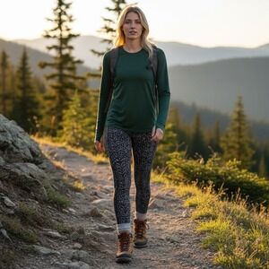 The North Face Women's L Base Layer Legging Gray Black Inseam 27.25"